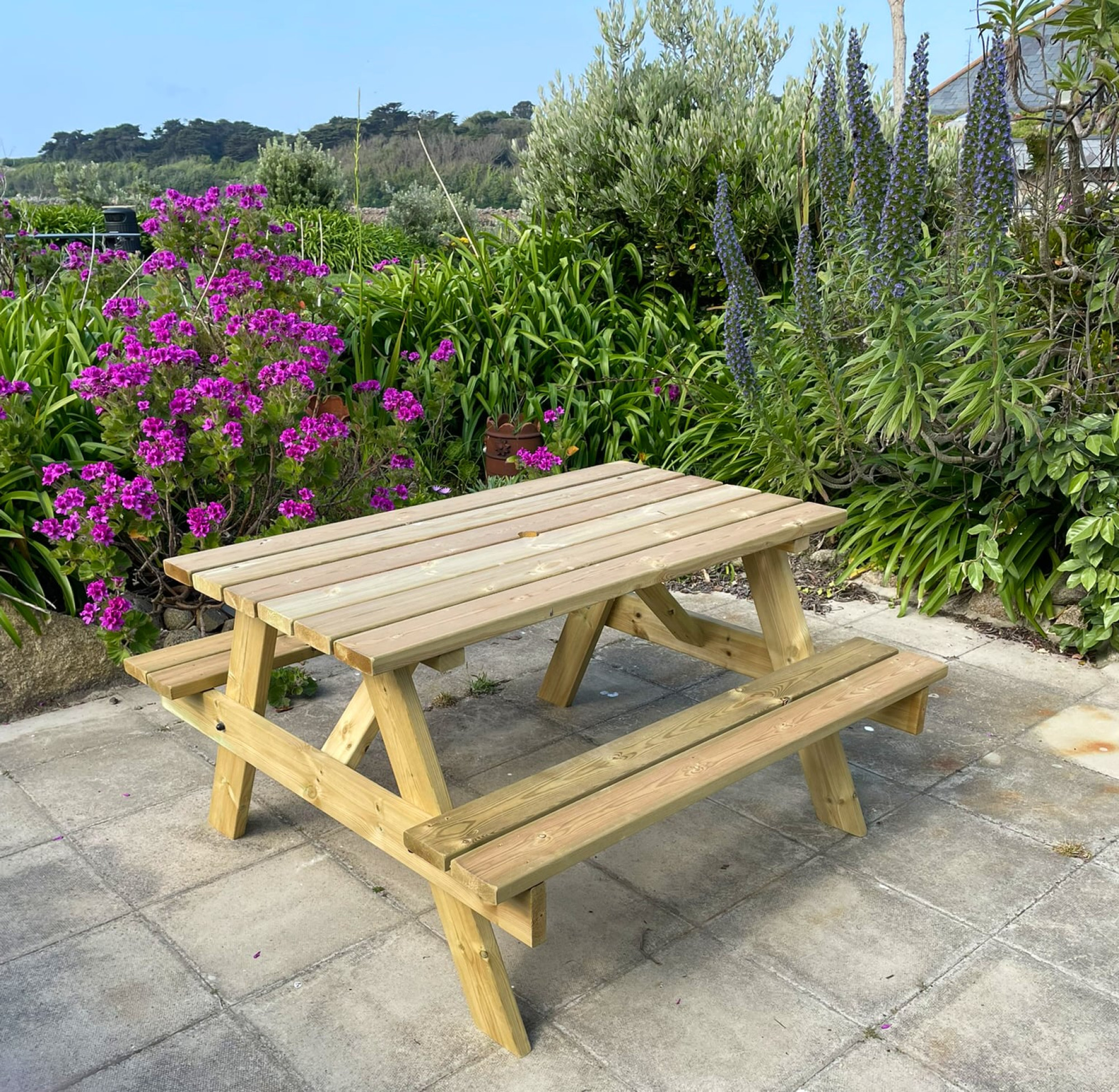 Picnic bench in the front garden of Morva